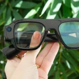 Snap lansează un asistent AI botezat Specs Intelligence